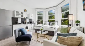 Stylish Central London Flat, Victorian Build, Sleeps 4 - Image 4