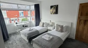 Simonside Apartment - Sleeps 6 -parking - Image 2