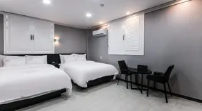 Hotel The City - Image 5
