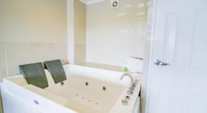 Aotea Motor Lodge - Image 5