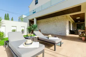 Villa Dolores Apartments - Image 3