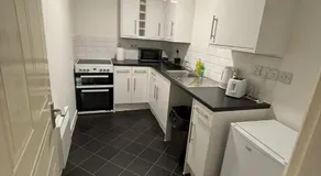 Doncaster City Centre Immaculate 1 Bedroom flat - Image 5