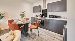 Host & Stay - 18 Queens Court - Image 3