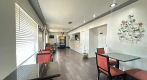 Loyalty Inn Gainesville - Image 2
