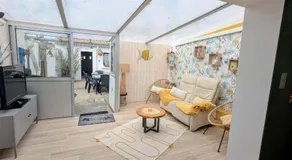 Chaleureuse et agréable près de la mer avec garage - Image 2