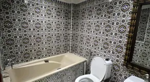 Golden house - Image 3