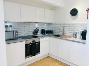 Stylish Cambridge Apartment - Gated Secure Parking - Image 4