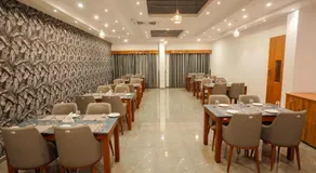 Hotel Praada Residency - Image 3