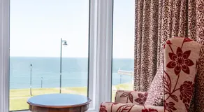 Riviera Guesthouse - Image 2