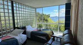 6-BR house in prime location with fantastic views - Image 2