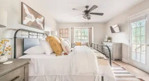 Stylish & Spacious Home Near ATL - Image 2