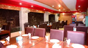 Mir Continental Hotel & Restaurant - Image 2