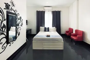 The ApplePeach House - Image 2