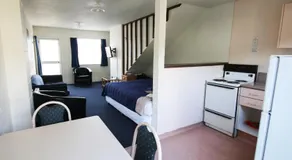 Midway Pacifica Lodge - Image 2