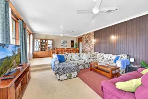 Coal d' Vine Entertainer - Cessnock NSW - Image 4