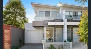 Room in Newport Modern townhouse - Walk to stunning ocean view - Image 3