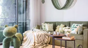 Luxury 1 Sized 1-Bed Apartment Overlooking Valentine Harbor - Image 4