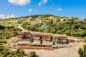 Agréable villa avec piscine privée, barbecue et terrasse - Image 3