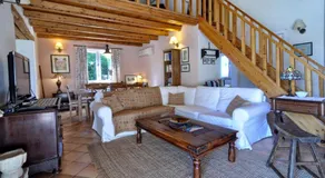 STONE ROSE VILLA - Image 2