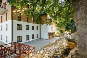 RentPlanet - Green Park Resort - Image 4