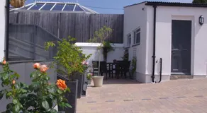 Cliftons Guest House - Image 4