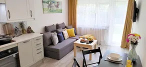 Modern 2 BR Apartment near Town - Image 2