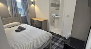 Rooms at The Royal in Kelty, Fife - Image 2