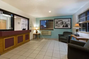 Super 8 by Wyndham Lexington Park/California Area - Image 4
