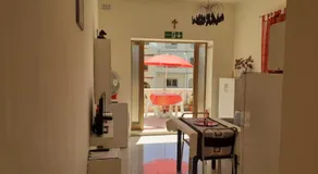 Sunny large terrace studio apartment WiFi Airconditioners BBQ - Image 5