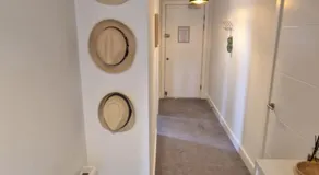 Number 10 Stunning Apartment, Fantastic Location! - Image 4