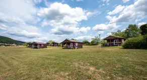 Chalet avec jacuzzi, terrasse et sauna - Image 5