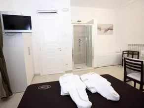 Orchidea Rooms & Suites - Image 3