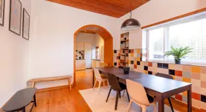 Detached House with Sea Views & Parking - Image 3