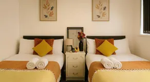 The Bee's Nest Guest House Manchester - Image 2