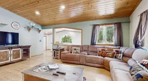 Laurelwood Manor - Image 2