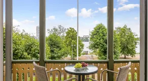Historic apartment near the city by the water - Image 4