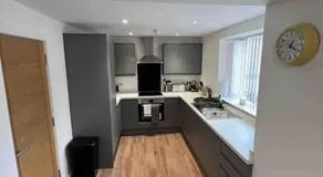 2 bed flat in the heart of Leek - Image 2