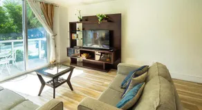 Amazing Miami -Beach Condo Steps to Sand, Book Now! - Image 2