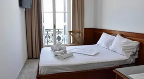 Leonidas Hotel - Image 2