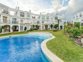 Relaxed Retreat With Pool - Image 3