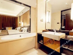 HuangGang Walden Hotel - Image 2