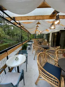 Iggy's Inn - Image 3