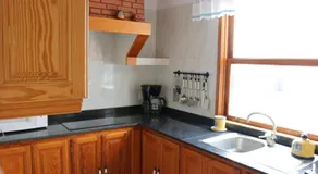 Welcoming apartment with mountain view - Image 4