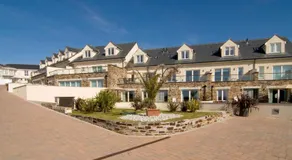 50m FROM THE BEACH, dogs welcome - Image 2