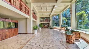 Cute Beachfront Condo w/ Lanai & Resort Pools - Image 4