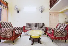 OYO Retro Residency - Image 3