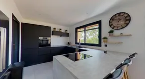 4 chambres - 200m2 - Parking - Jardin - Image 3