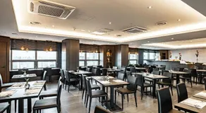 Ramada Hotel and Suites Seoul Namdaemun - Image 3