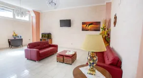 Hotel Happy - Image 4