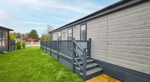 Sandy Lane 18 - Lodge with Hot Tub - Image 4